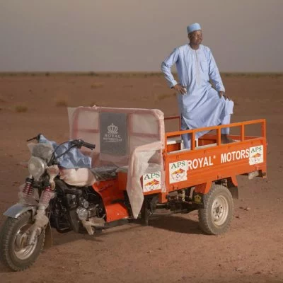Le Monde : « Azizou Chehou, l'homme qui sauve la vies de migrants naufragés dans le Sahara » 